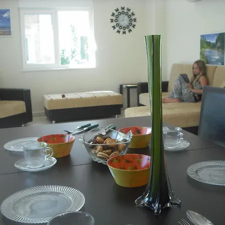 Gorgeous 2 Bed Private Ground Floor アパート