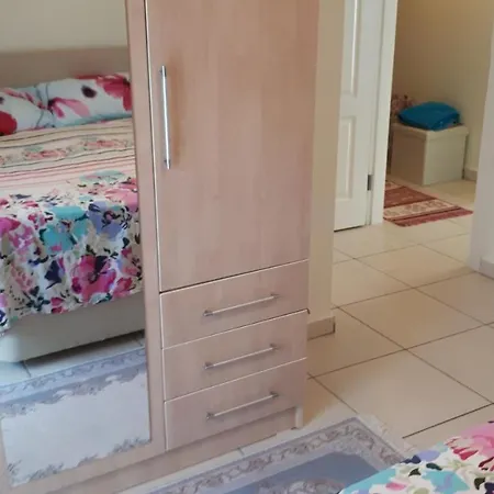 Gorgeous 2 Bed Private Ground Floor * シダ
