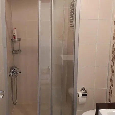 Apartment Gorgeous 2 Bed Private Ground Floor Side